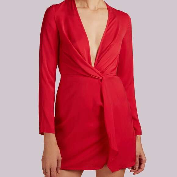 🍋3 for $20🍋 MISSGUIDED Red Mini Deep V Dress Size US 2 - Picture 1 of 10